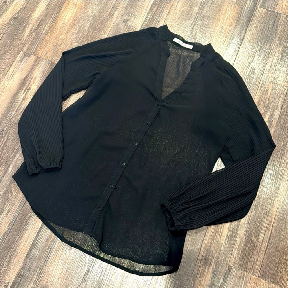 Black Sheer Blouse Pleated Sleeves Size Small